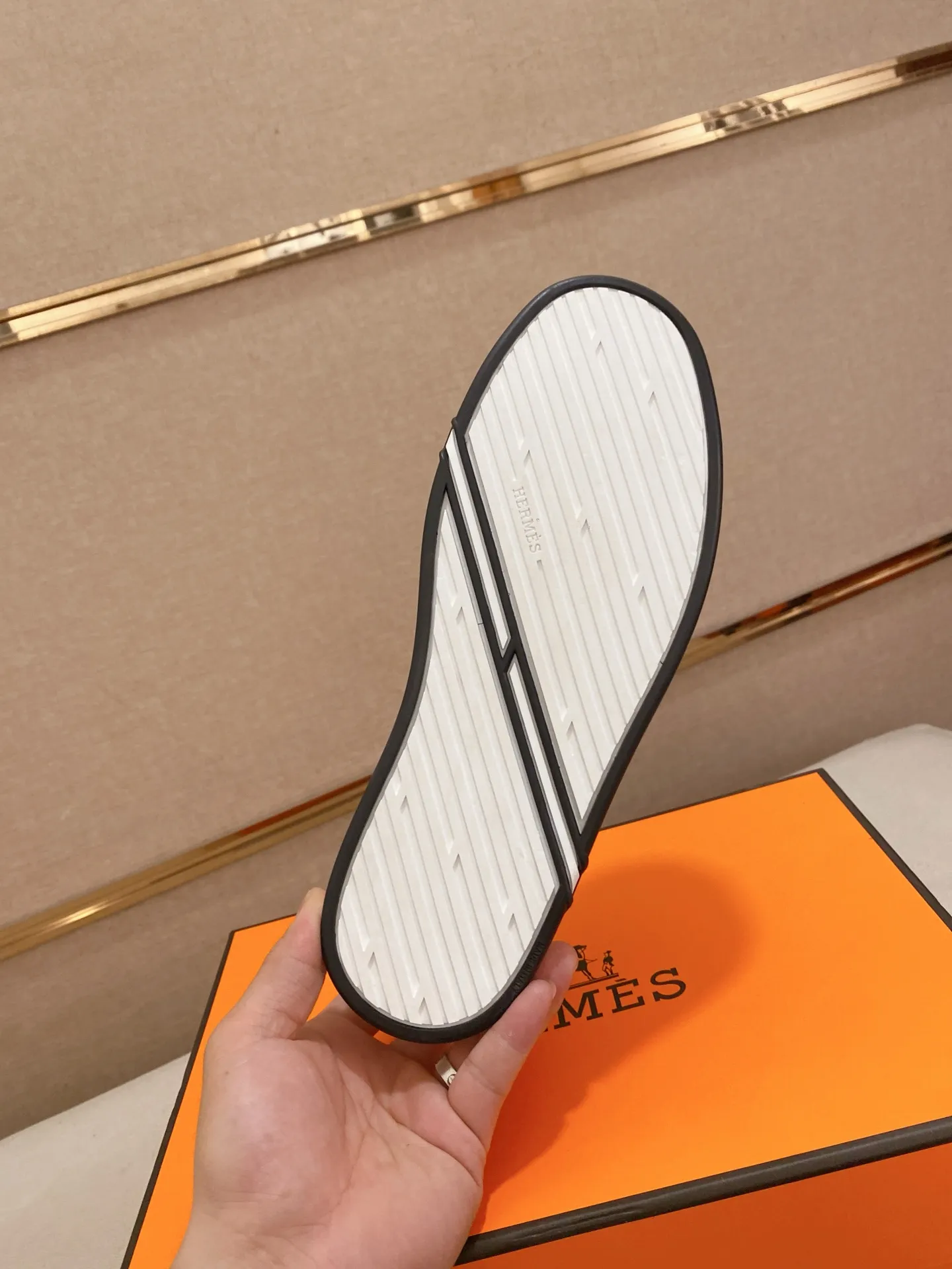 Men's clothing and shoes💰: 442💰《HERMES》【Classic original single version】Hermès; top 🔝purchase agent🔍🔍men's latest 🇺🇸 counter sales simultaneously, imported from Italy original ▲▲cowhide ▲▲ (high-end, nobility, class) ) Exquisite workmanship (Italian 🇮🇹 imported water-dyed 🐂 cowhide lining) sole: original sole provided by the original factory, ⚠️exclusive double-layer activity·TPR·rubber·combined molded outsole; super comfortable·wear-resistant·non-slip·environmental protection The real thing is more beautiful if you take the real thing (high quality, follow the order). You can enter and exit the counter at will * Number of yards: 38-44 (45 can be customized and cannot be returned or exchanged)
